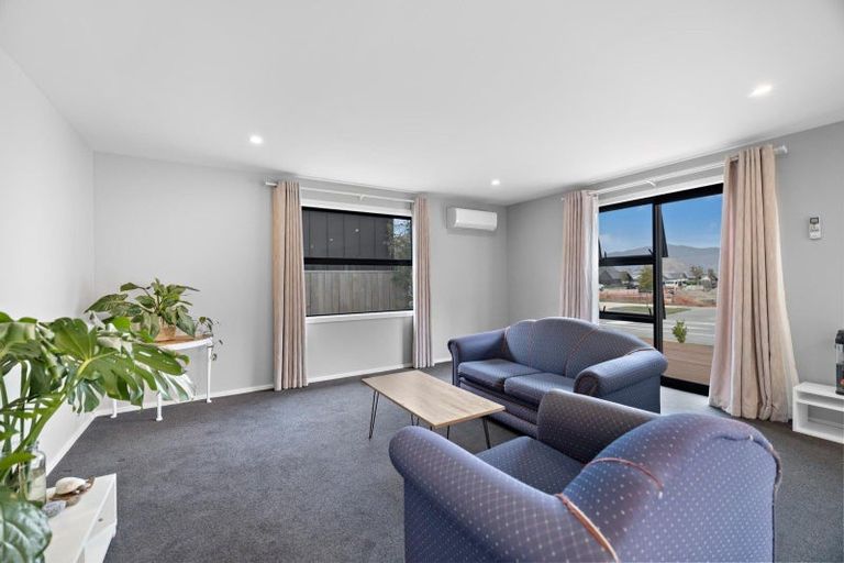 Photo of property in 83 Jack Hanley Drive, Jacks Point, Queenstown, 9371