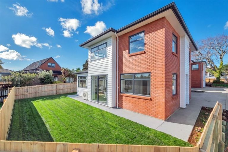 Photo of property in 107a Sturges Road, Henderson, Auckland, 0612