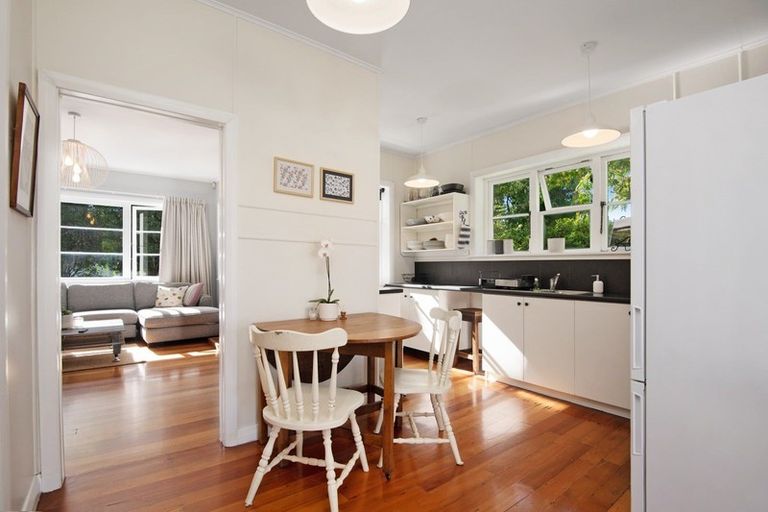 Photo of property in 76 Savage Crescent, West End, Palmerston North, 4412