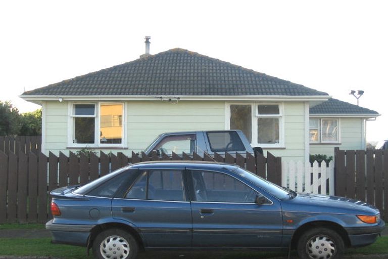 Photo of property in 117 Castor Crescent, Cannons Creek, Porirua, 5024