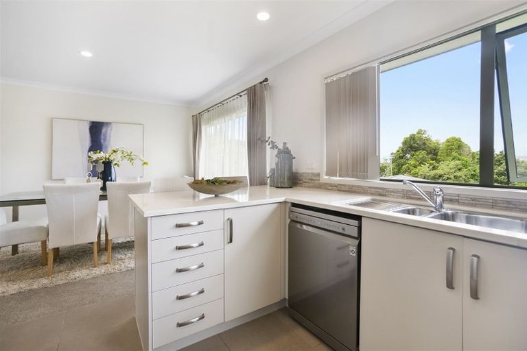 Photo of property in 24a Alexander Street, Cockle Bay, Auckland, 2014