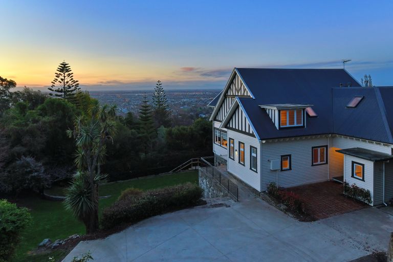Photo of property in 103 Hackthorne Road, Cashmere, Christchurch, 8022