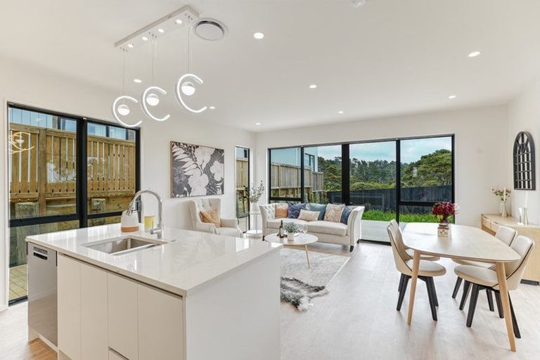 Photo of property in 33 Biokovo Street, Massey, 0614