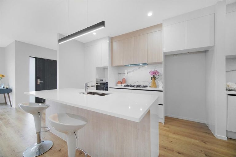 Photo of property in 61 Drumbuoy Drive, Flat Bush, Auckland, 2019