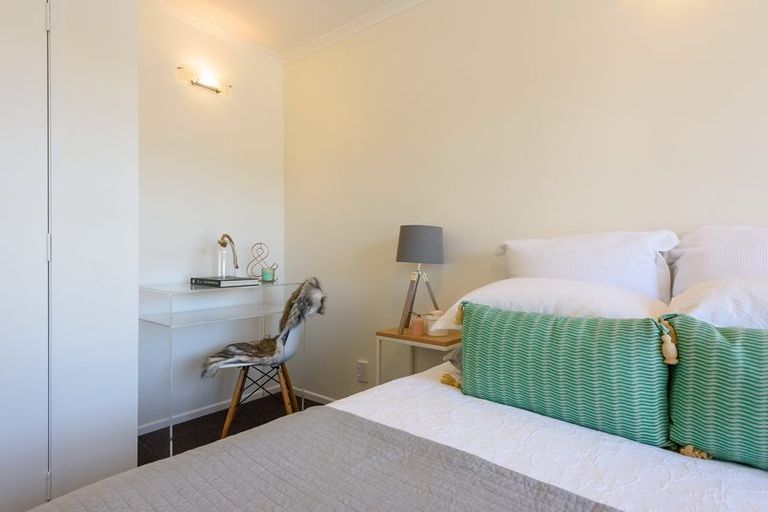 Photo of property in 59a Hungerford Road, Houghton Bay, Wellington, 6023