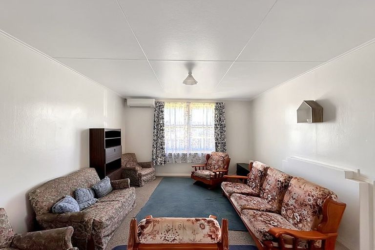 Photo of property in 18 Cornfoot Street, Castlecliff, Whanganui, 4501