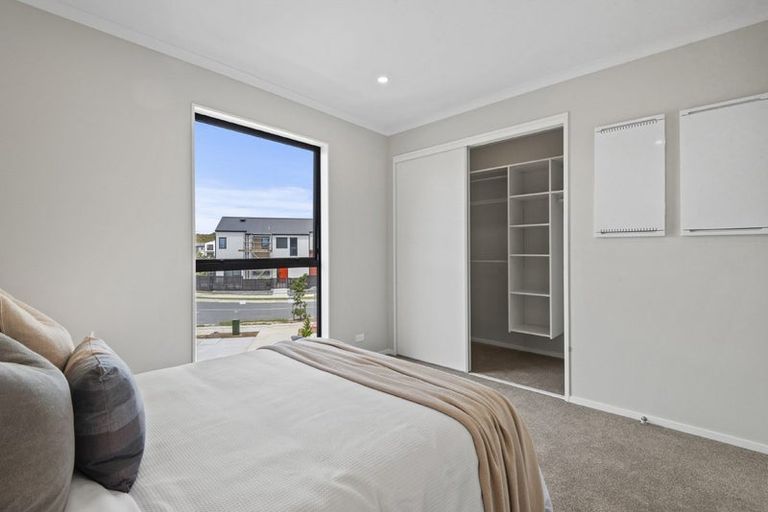 Photo of property in 5/1 Parapara Place, Albany, 0632