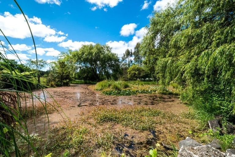 Photo of property in 87 Tawa Road, Kumeu, 0891