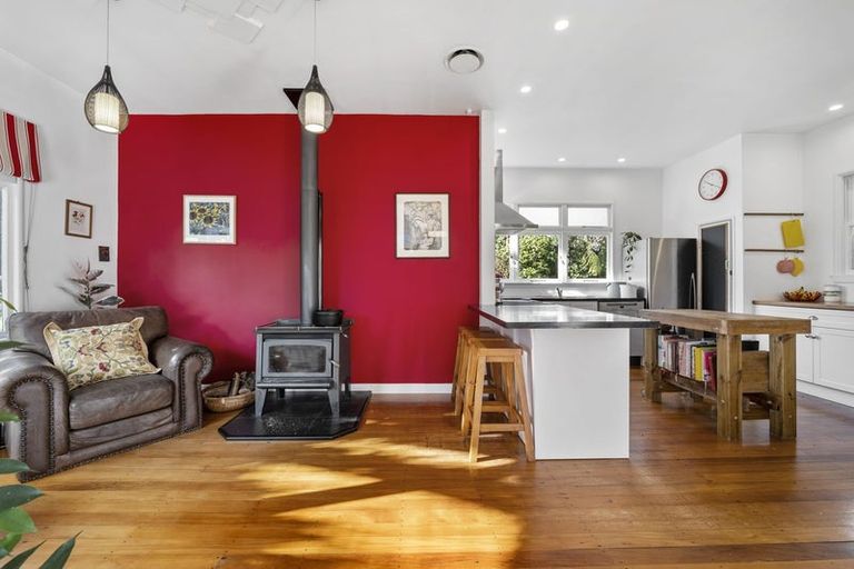 Photo of property in 46 Carthew Street, Okato, 4335