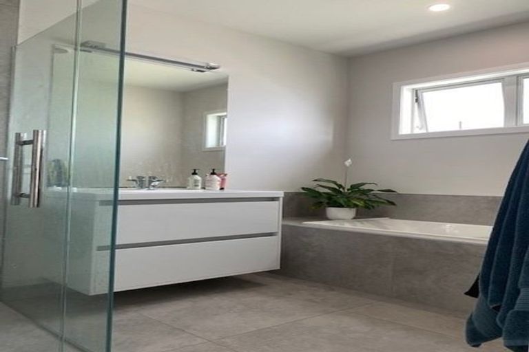 Photo of property in 2 Rangataiki Place, Awatoto, Napier, 4110