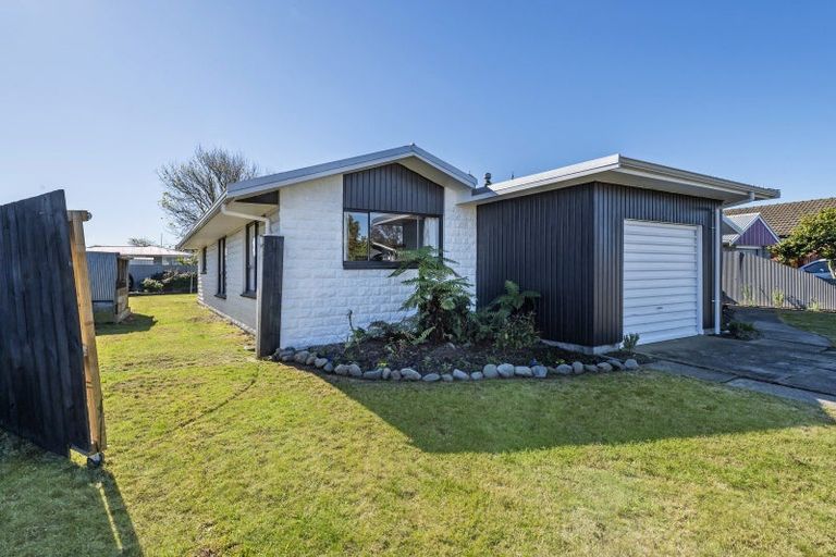 Photo of property in 8 Coates Place, Rangiora, 7400