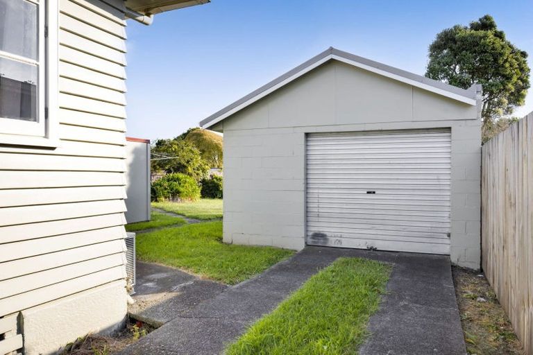 Photo of property in 27 Strange Street, Waitara, 4320