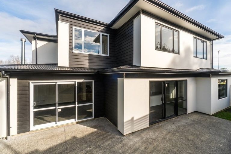 Photo of property in 1 Tower Place, Fitzherbert, Palmerston North, 4410