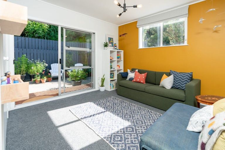 Photo of property in 150 Owhiro Bay Parade, Owhiro Bay, Wellington, 6023