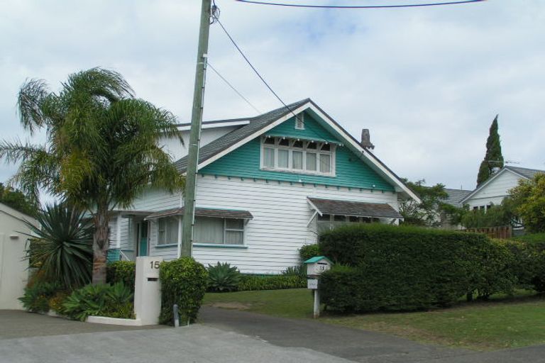 Photo of property in 13 Ewen Street, Hauraki, Auckland, 0622