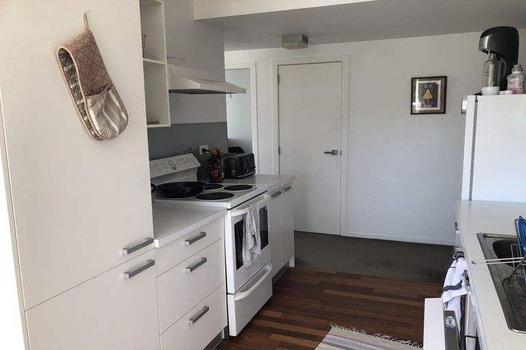 Photo of property in 35 North Terrace, Kelburn, Wellington, 6012