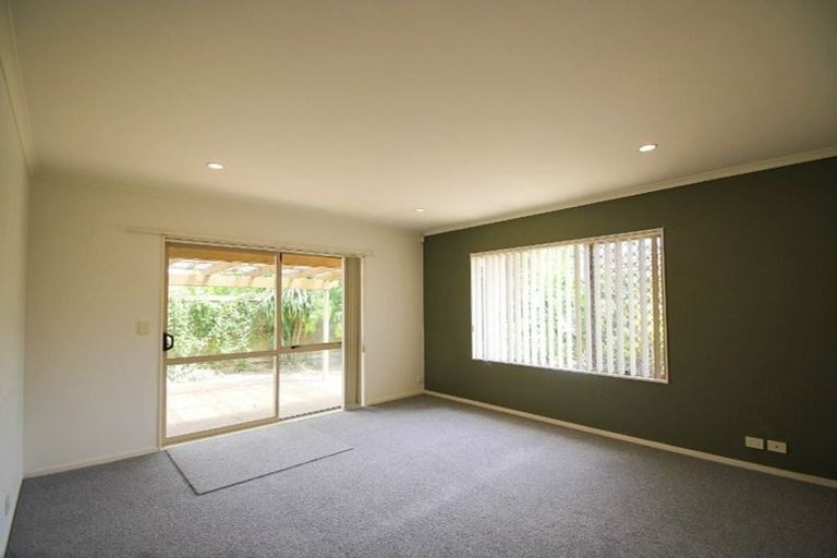 Photo of property in 6 Blackwood Drive, Wattle Downs, Auckland, 2103
