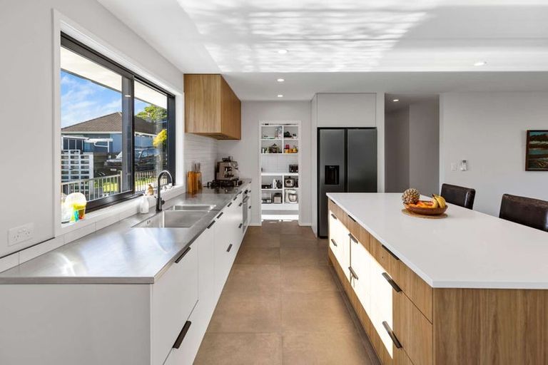 Photo of property in 136b Seaview Road, Westown, New Plymouth, 4310