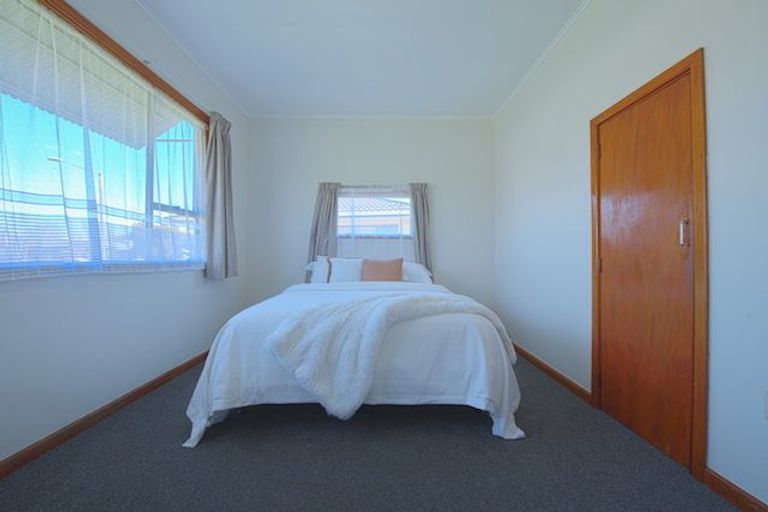 Photo of property in 8 Hinton Road, Taradale, Napier, 4112