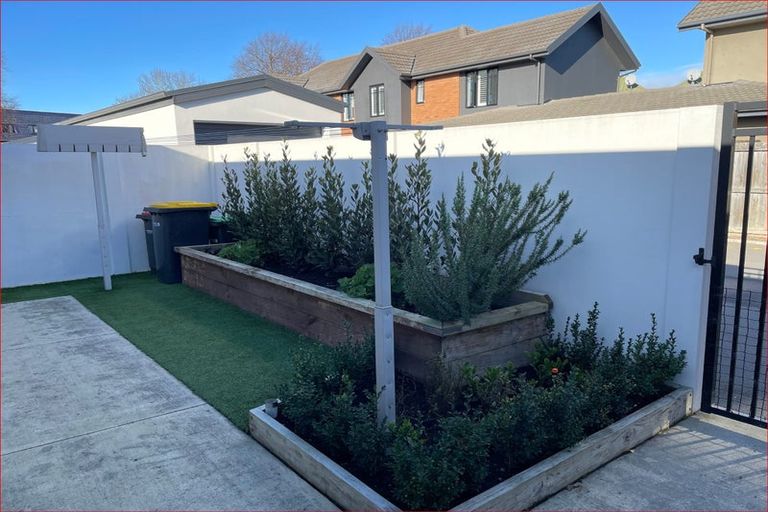 Photo of property in 4/33 Darvel Street, Riccarton, Christchurch, 8011