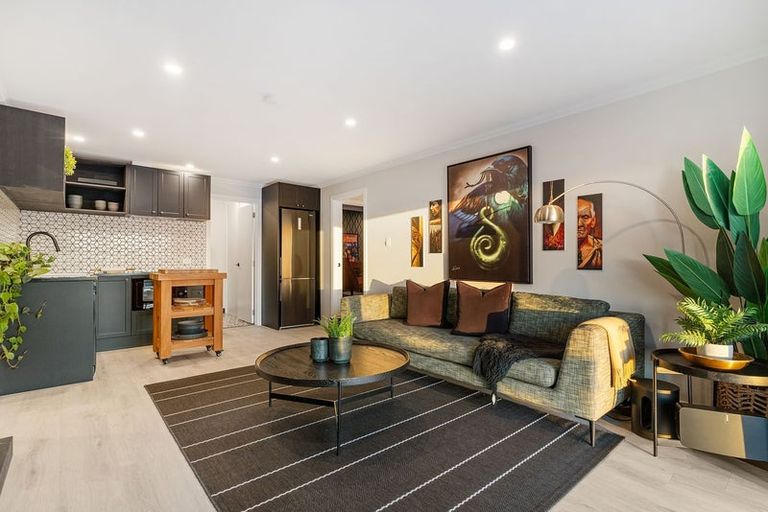 Photo of property in 5 Poaka Place, Beach Haven, Auckland, 0626