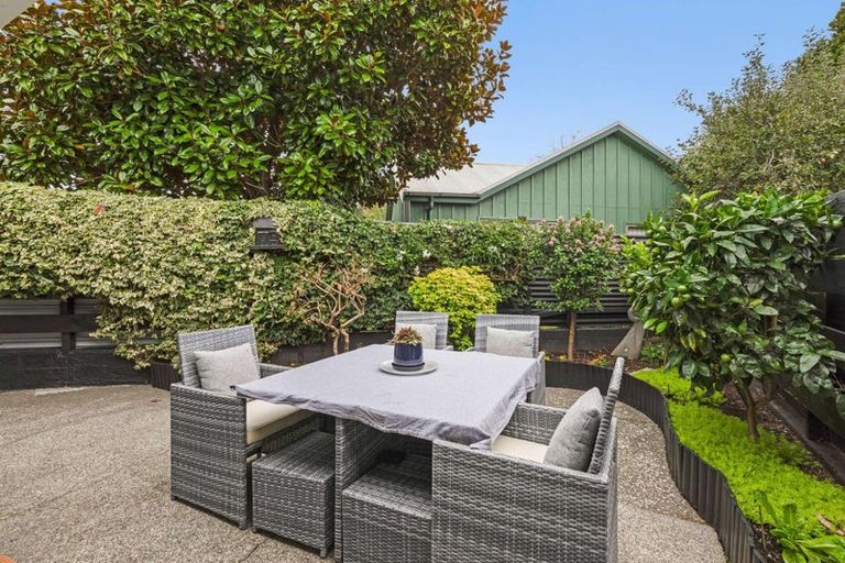 Photo of property in 11 Opawa Place, Terrace End, Palmerston North, 4410