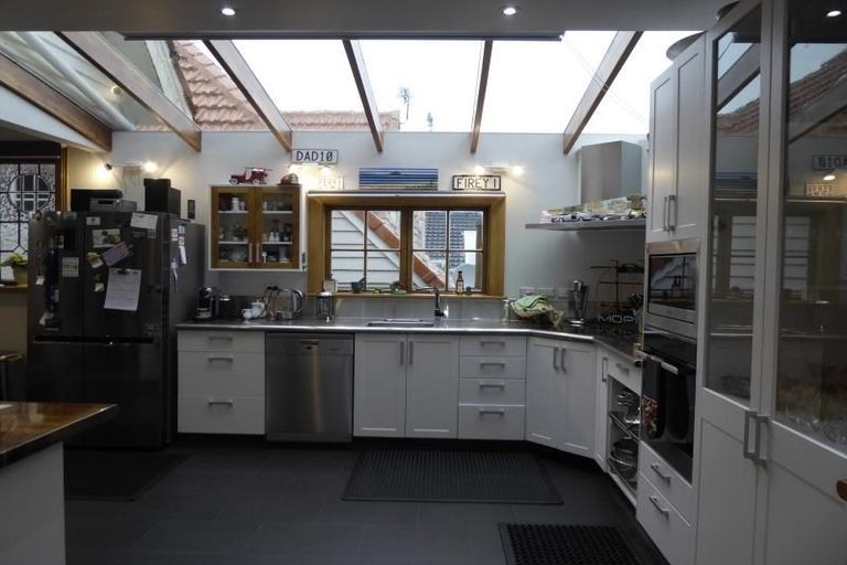 Photo of property in 62 The Parade, Island Bay, Wellington, 6023