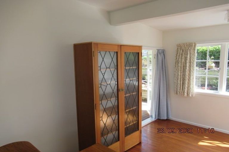 Photo of property in 5 Montana Avenue, Murrays Bay, Auckland, 0630