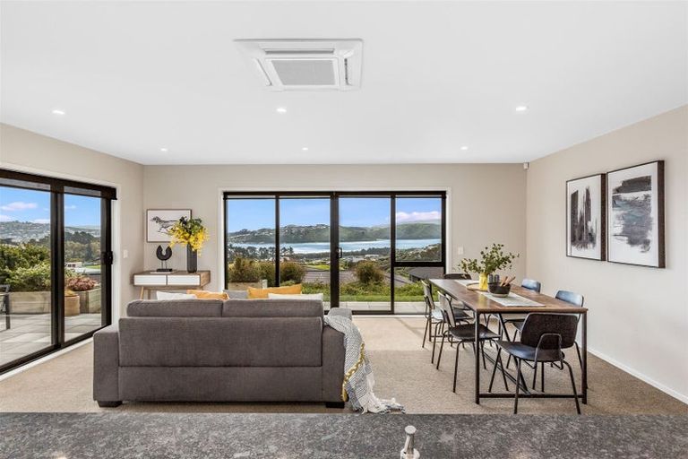 Photo of property in 9 Glenorchy Way, Aotea, Porirua, 5024