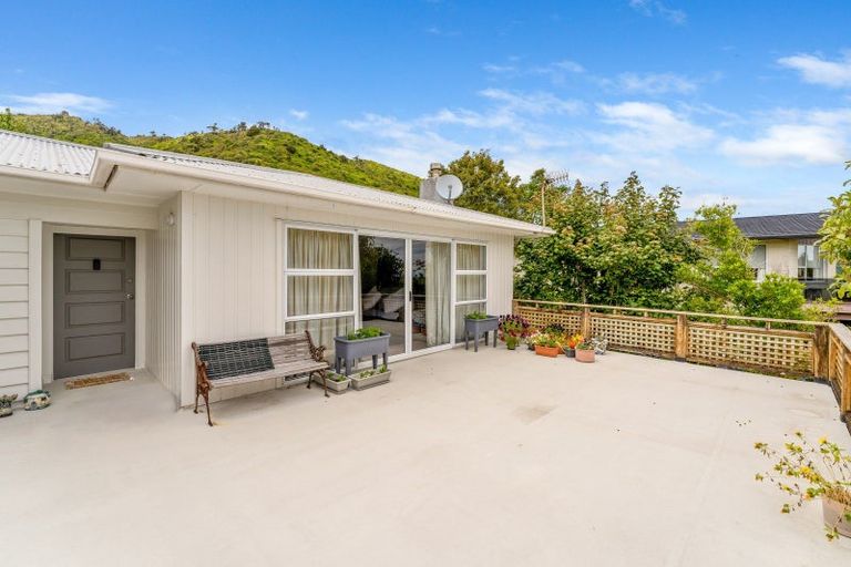 Photo of property in 21 Tui Crescent, Waikanae, 5036