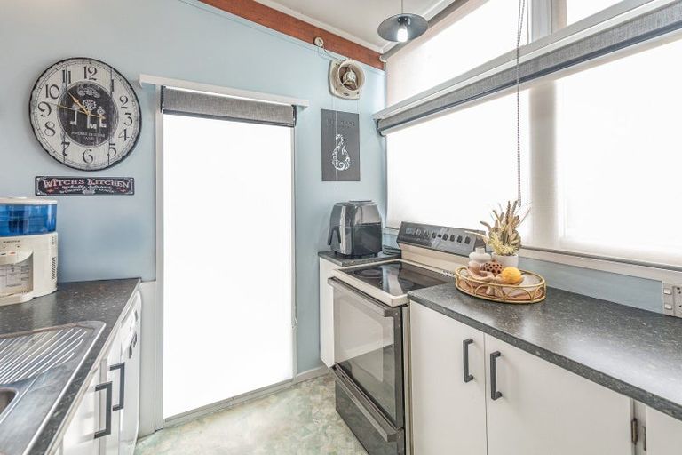 Photo of property in 107 Carlton Avenue, Tawhero, Whanganui, 4501