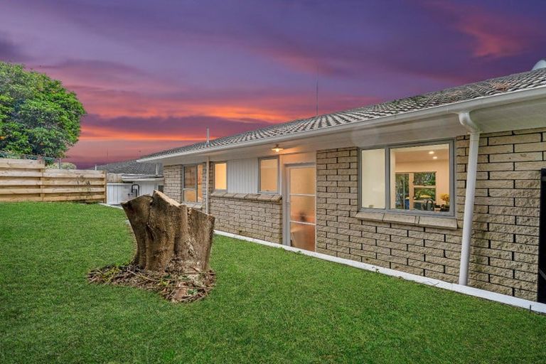 Photo of property in 4/43 Mcleod Road, Henderson, Auckland, 0612