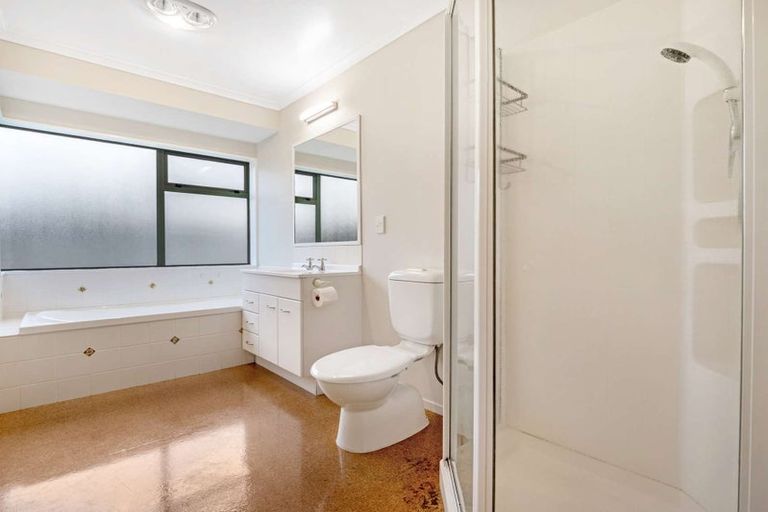 Photo of property in 24 Caulfield Place, Pukehangi, Rotorua, 3015