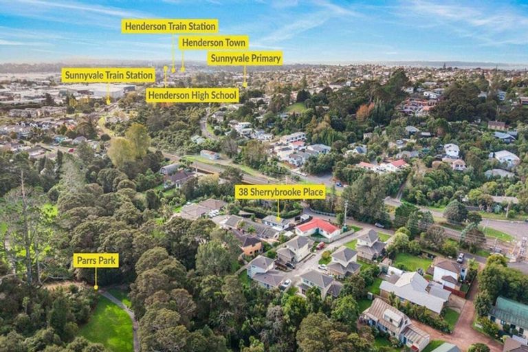 Photo of property in 38 Sherrybrooke Place, Sunnyvale, Auckland, 0612