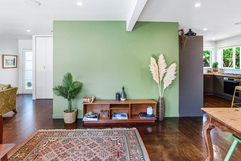 Photo of property in 37 Haruru Falls Road, Haruru, 0204