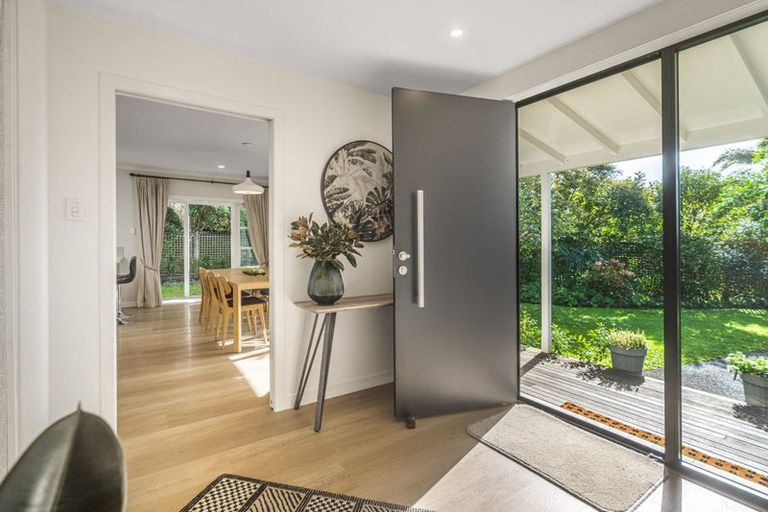 Photo of property in 12 Midway Avenue, Castor Bay, Auckland, 0620