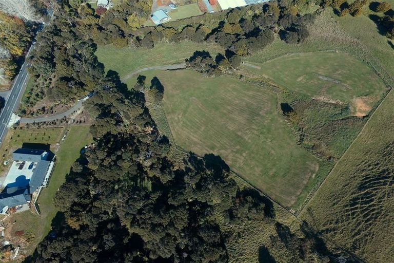 Photo of property in 1056 Peak Road, Helensville, 0875