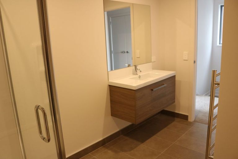 Photo of property in 94 Hobsonville Point Road, Hobsonville, Auckland, 0616