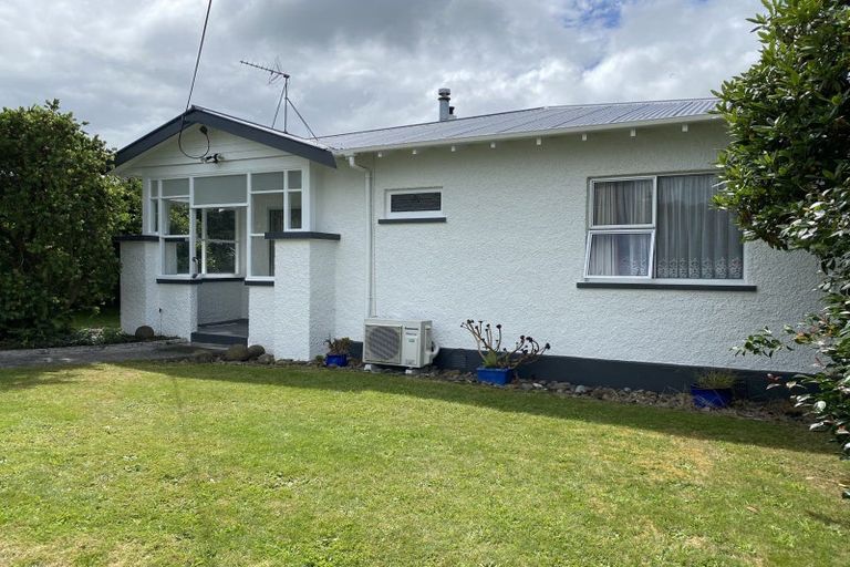 Photo of property in 32 Bedford Street, Eltham, 4322