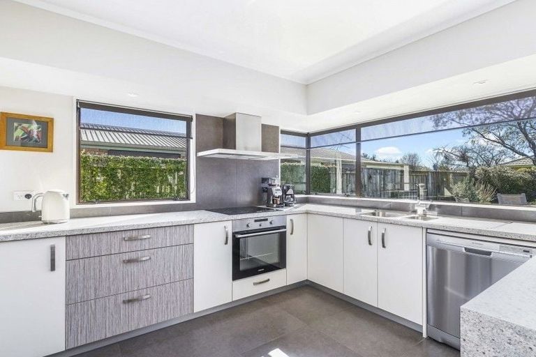 Photo of property in 62 Endeavour Avenue, Flagstaff, Hamilton, 3210