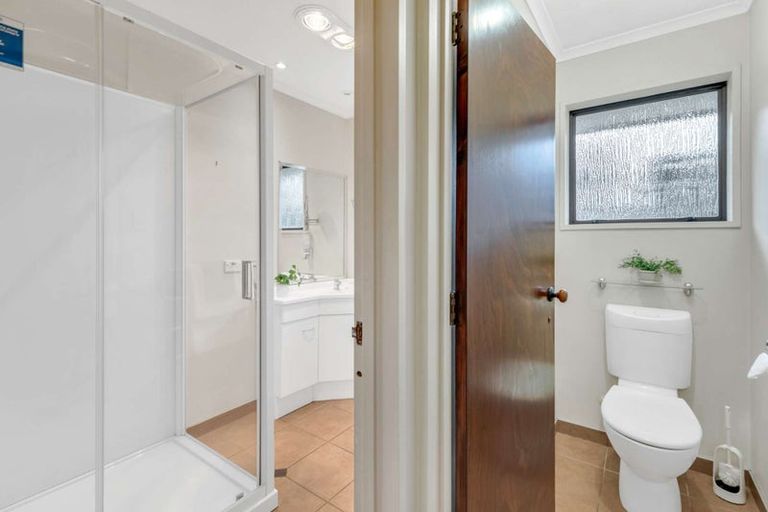 Photo of property in 3 Caroline Crescent, Highbury, Palmerston North, 4412