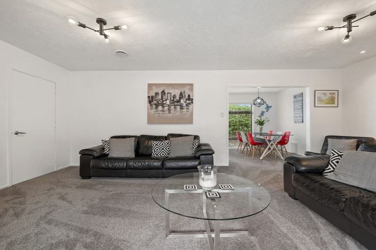 Photo of property in 3 Chatswood Place, Bishopdale, Christchurch, 8051