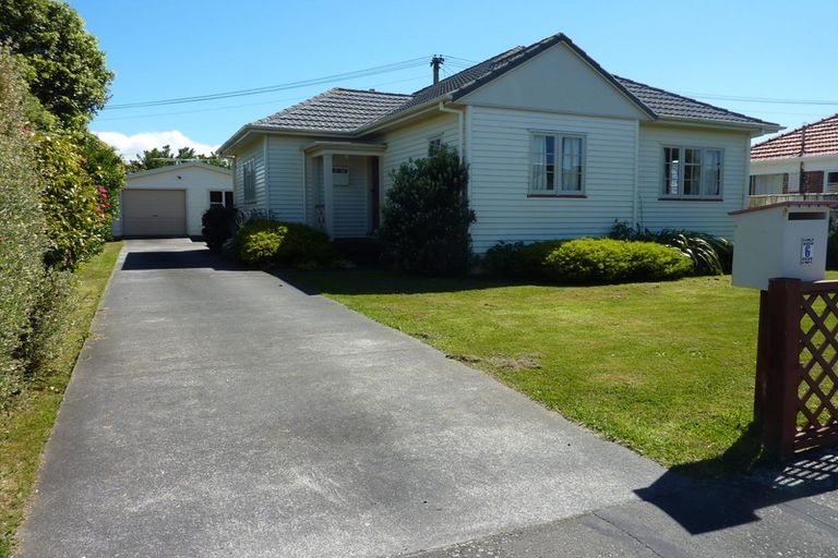 Photo of property in 6 Wayside, Miramar, Wellington, 6022