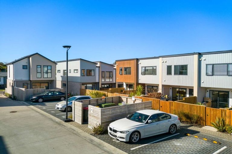 Photo of property in 132 Tiriwa Drive, Massey, Auckland, 0614