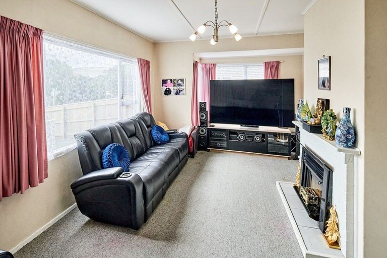 Photo of property in 68 Churton Crescent, Taita, Lower Hutt, 5011