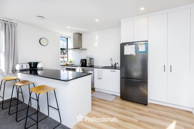 Photo of property in 2a Gibbons Street, Upper Hutt Central, Upper Hutt, 5018