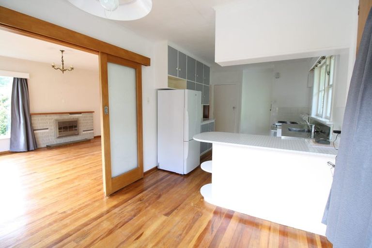 Photo of property in 10 Kamla Way, Khandallah, Wellington, 6035