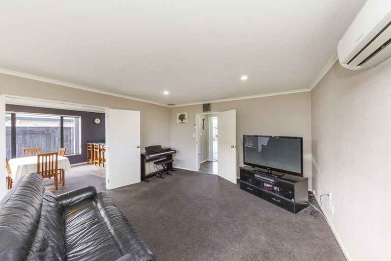 Photo of property in 23 Geneva Terrace, Kelvin Grove, Palmerston North, 4414