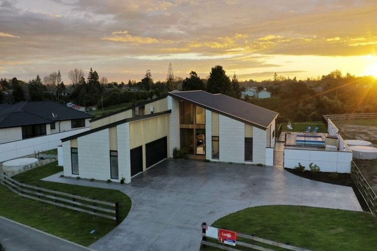 Photo of property in 8d East Ridge Grove, Newstead, Hamilton, 3286