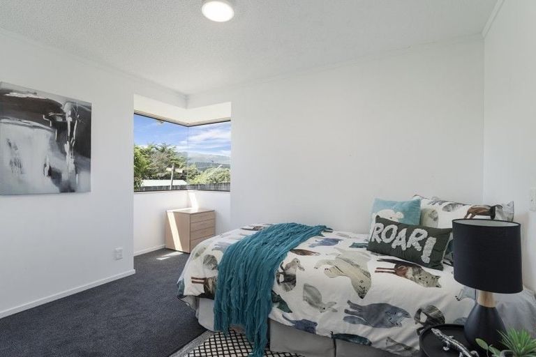 Photo of property in 5 Chilton Drive, Paraparaumu, 5032